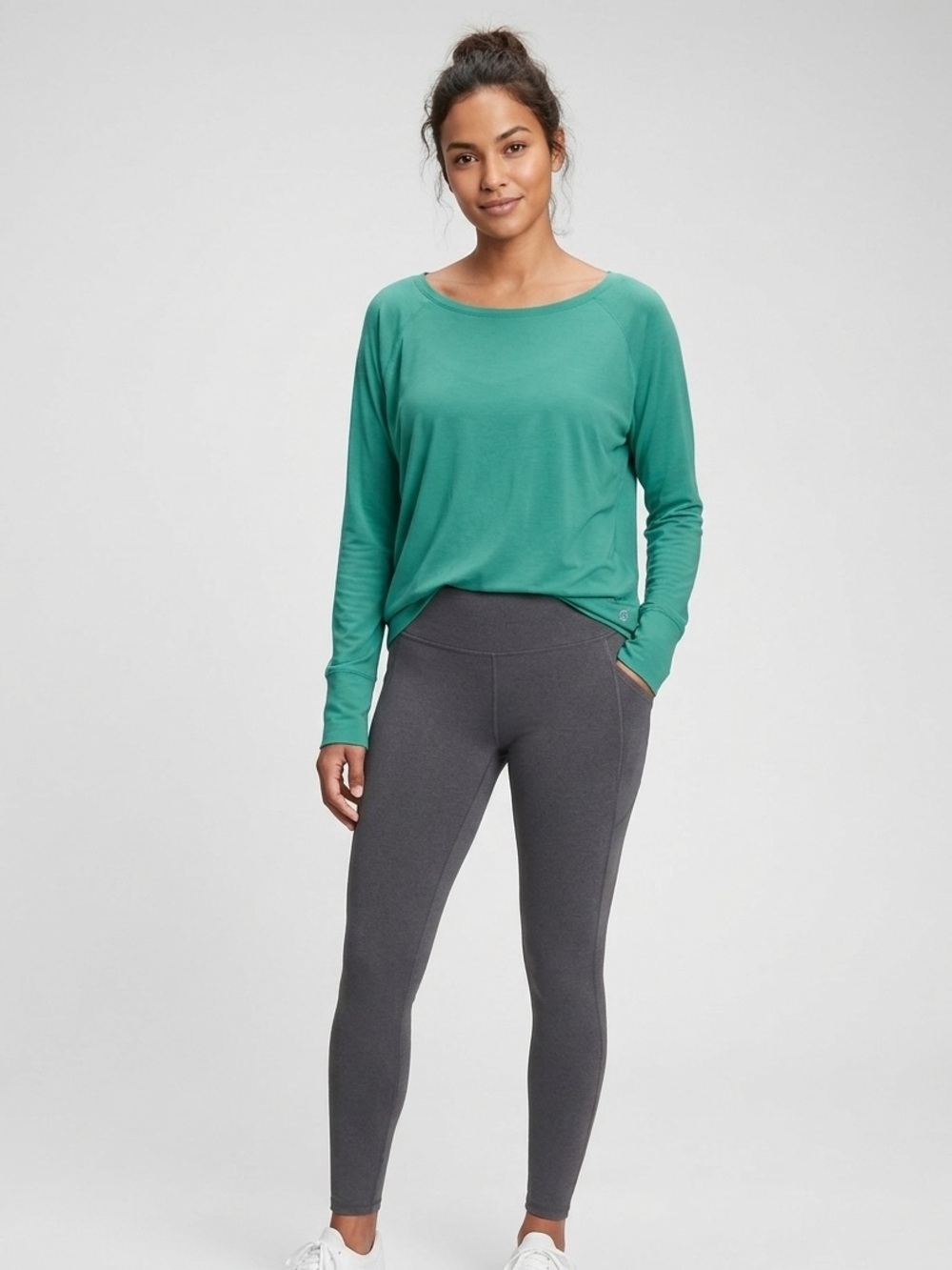 GAP Fit Breathe Relaxed Women's Long-Sleeve Scoop Neck Top Teal Green XL
